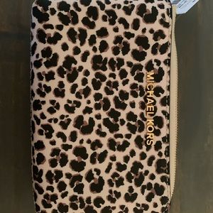 NWT Michael Kors leopard and tan zipper wristlet